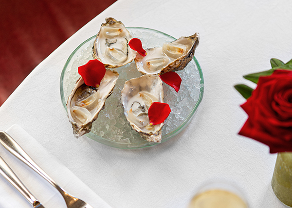 15.01_Rebecca Hope_TH_Valentines day_native oysters, coconut cream, lychee, rose petals_300dpi